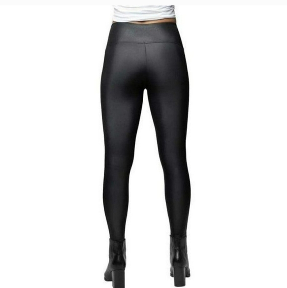 NWOT Jane and Bleecker Black Women's High Rise Soft Faux Leather Leggings Medium - Picture 6 of 10